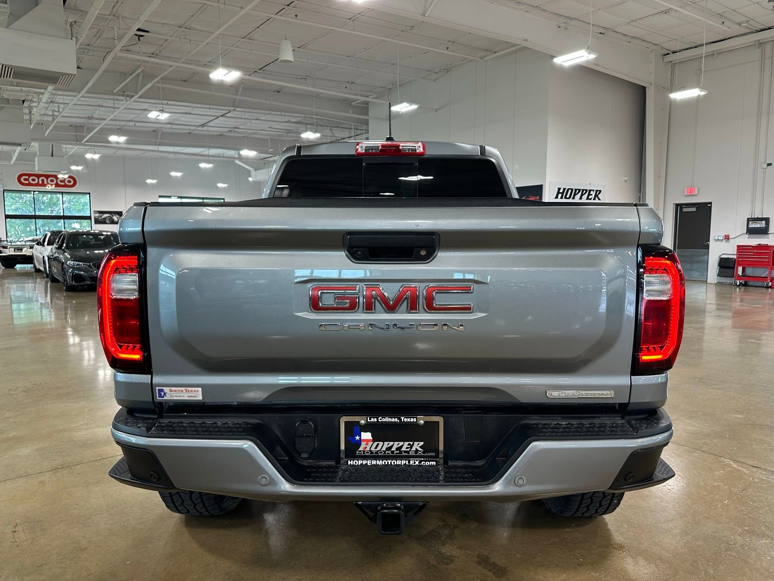 Used 2023 GMC Canyon Elevation w/ Elevation Premium Package AWD/4WD image 7
