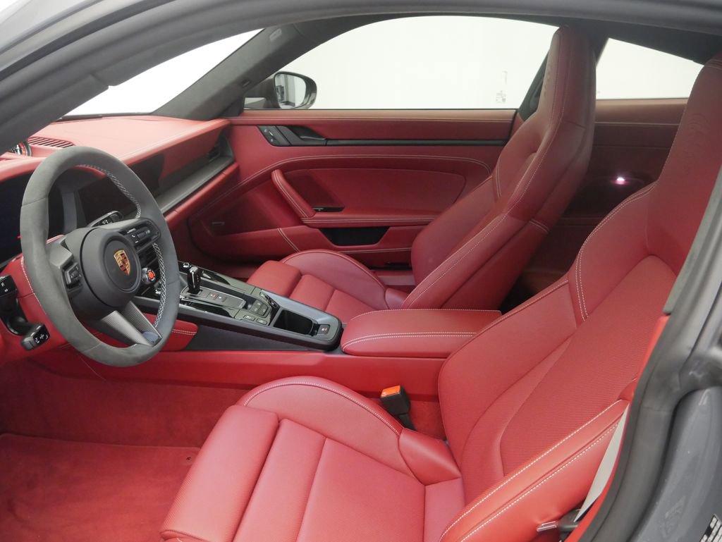 Certified 2025 Porsche 911 Carrera GTS RWD image 5