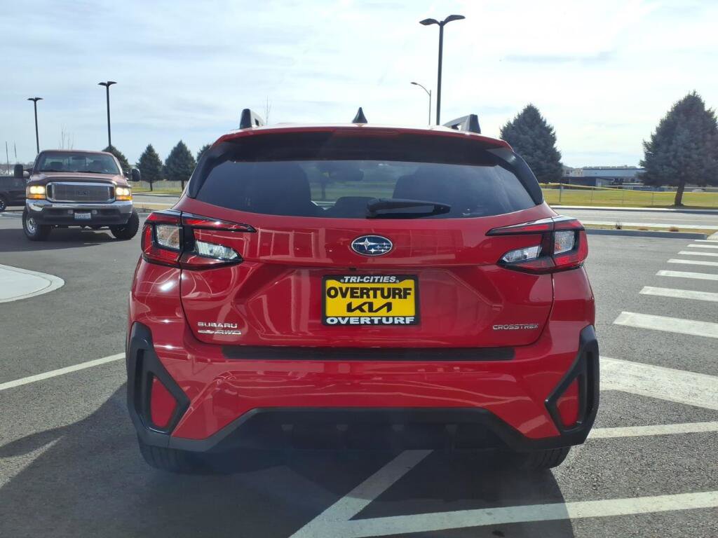 Used 2024 Subaru Crosstrek 2.0i Premium AWD/4WD image 7