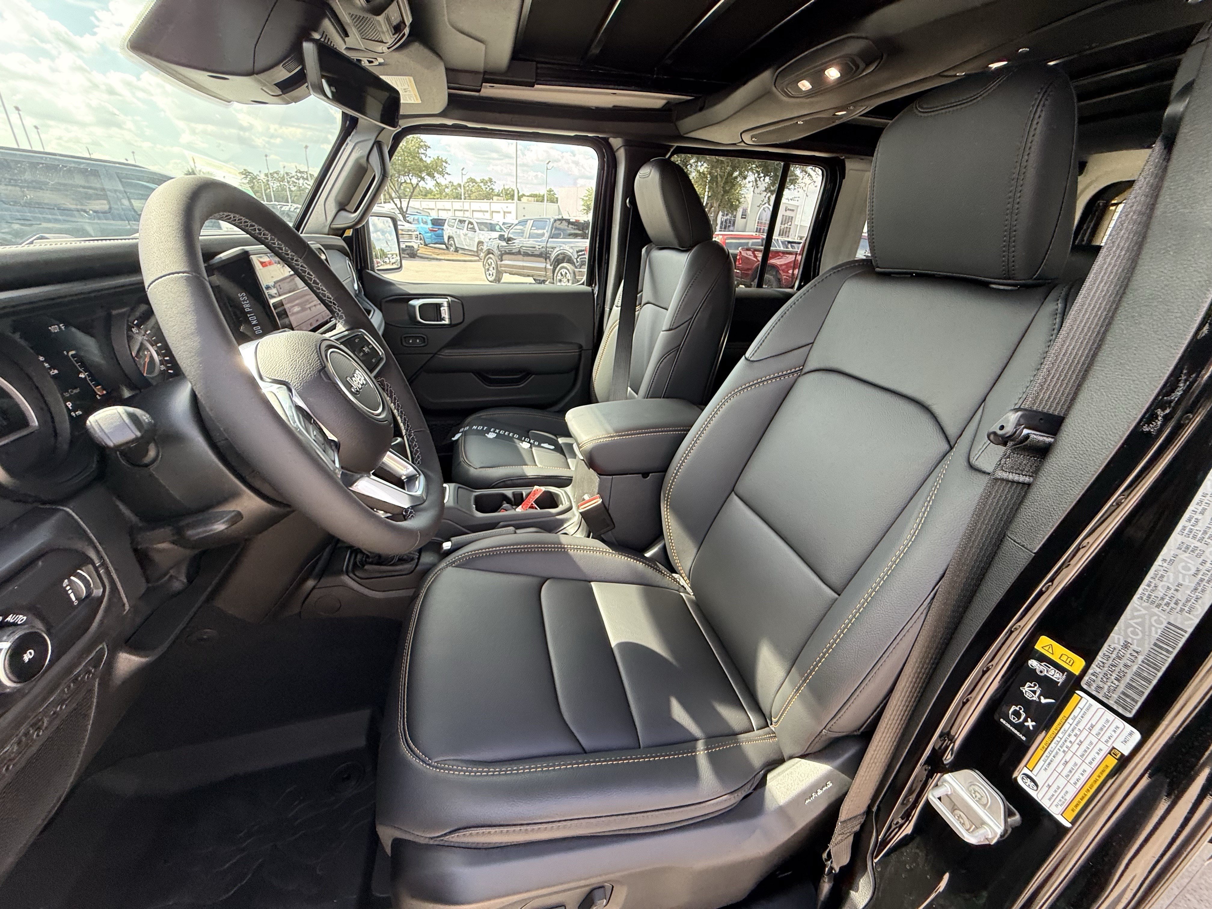 New 2026 Jeep Wrangler Unlimited Sahara AWD/4WD image 17