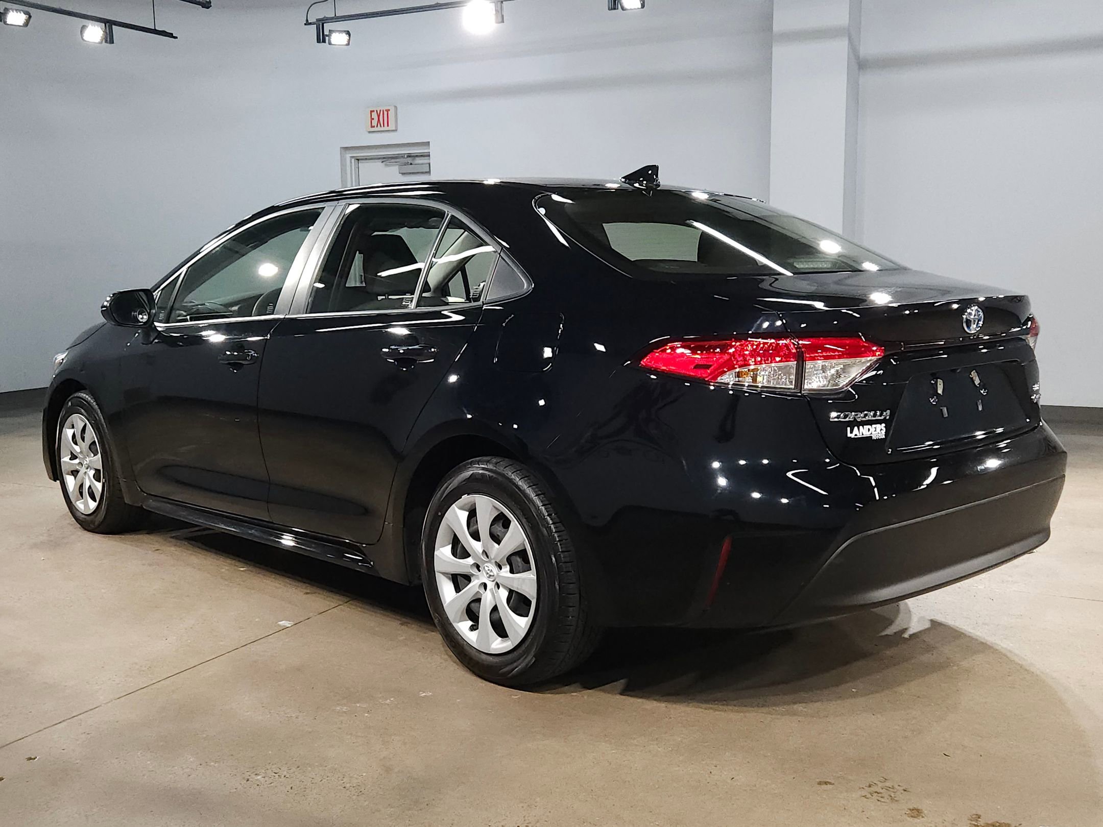 Used 2025 Toyota Corolla LE image 5