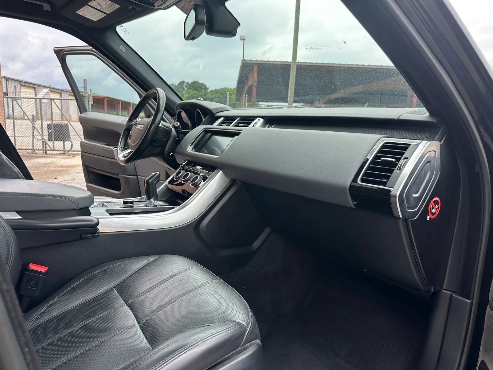 Used 2015 Land Rover Range Rover Sport HSE AWD/4WD image 21