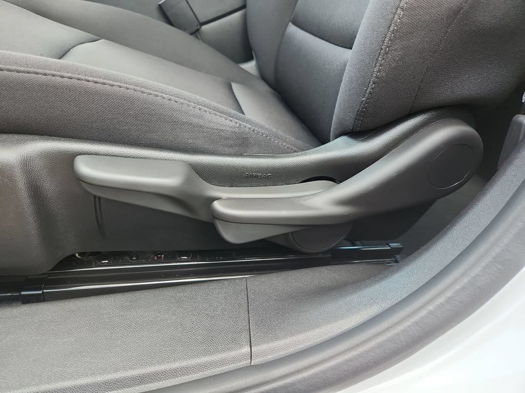 Used 2024 Chevrolet Malibu LS FWD image 4