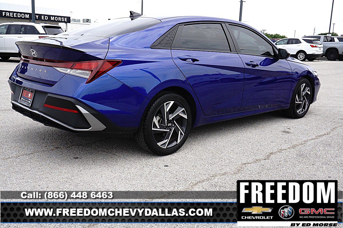 Used 2025 Hyundai Elantra Sport FWD image 37