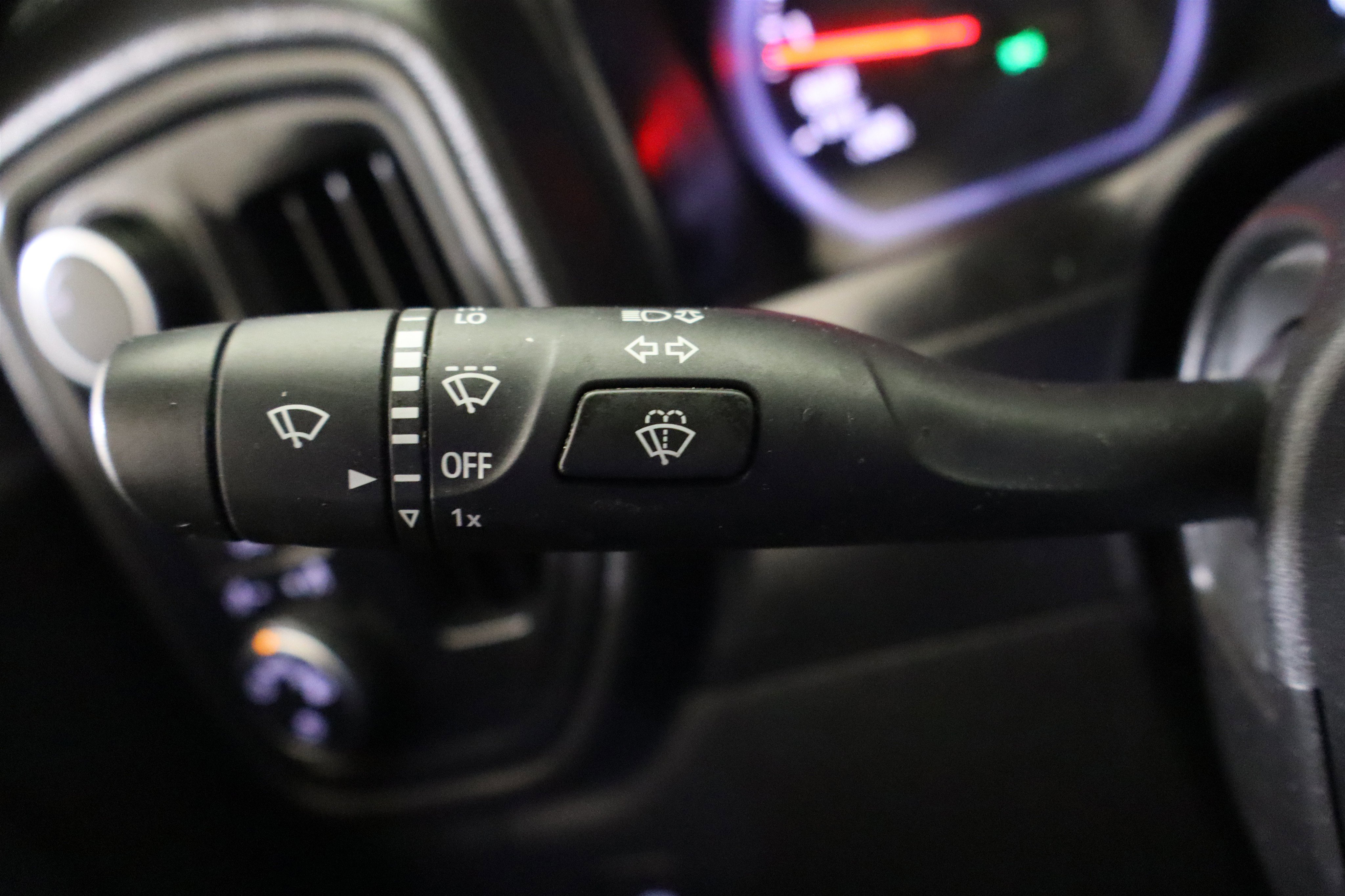 Used 2021 Chevrolet Silverado 1500 Custom image 30