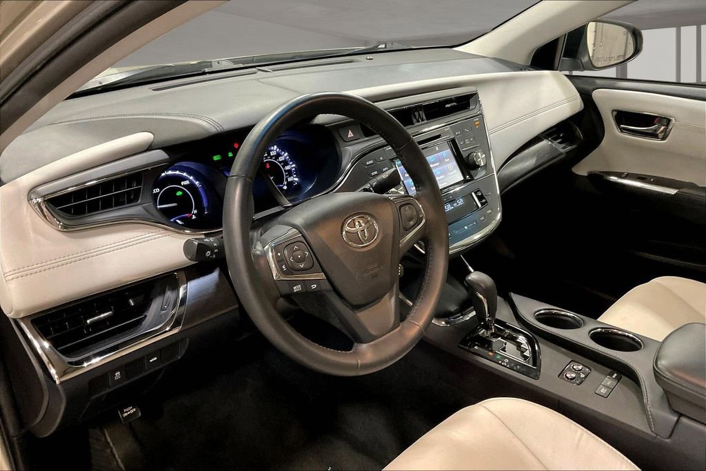 Used 2016 Toyota Avalon XLE Plus FWD image 16