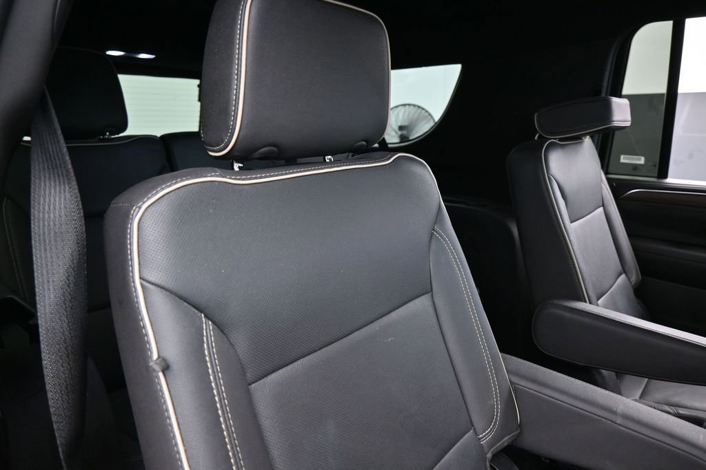 Used 2023 Chevrolet Suburban Premier AWD/4WD image 42