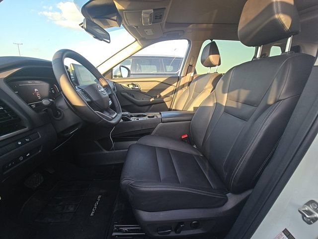 Certified 2025 Nissan Rogue SL w/ Tech Package AWD/4WD image 6