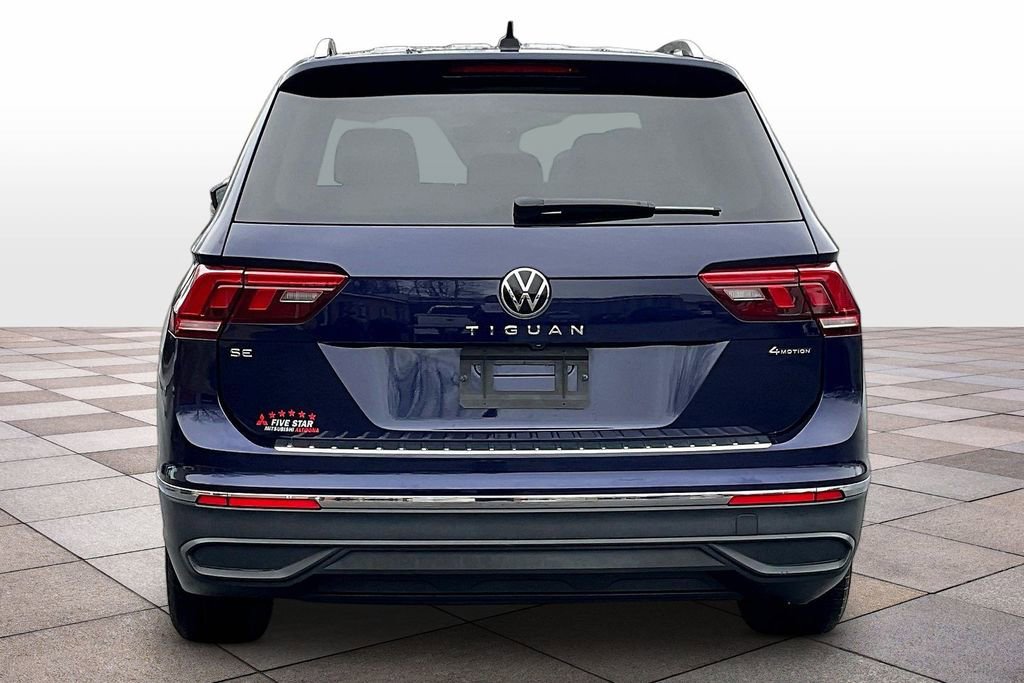 Used 2023 Volkswagen Tiguan SE w/ Panoramic Sunroof Package image 4
