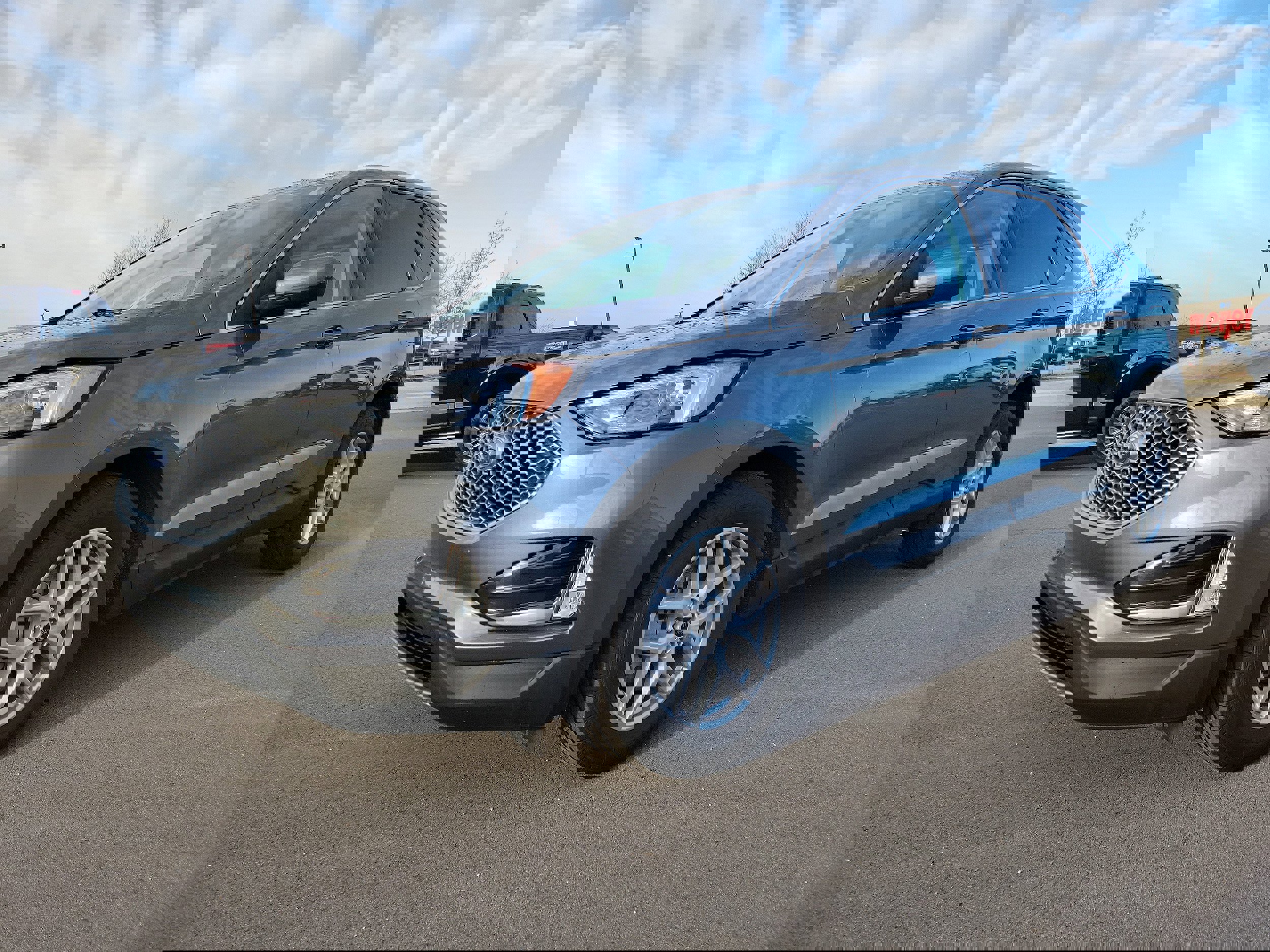 Used 2023 Ford Edge SEL w/ Convenience Package image 2