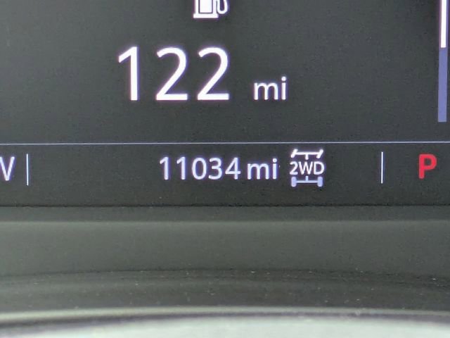 Certified 2023 Cadillac XT4 Premium Luxury w/ Cold Weather Package AWD/4WD image 32