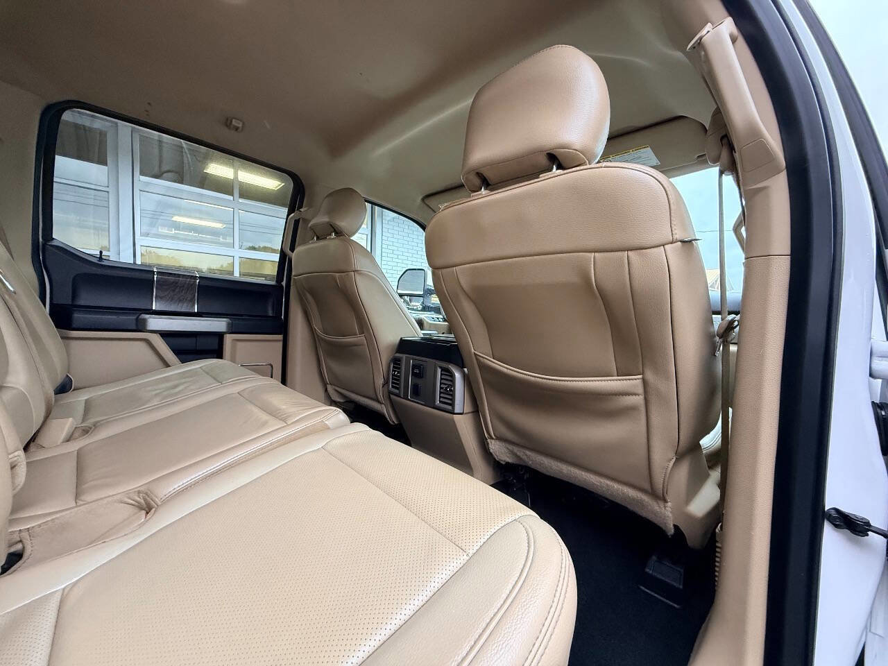 Used 2017 Ford F350 Lariat w/ FX4 Off-Road Package image 39