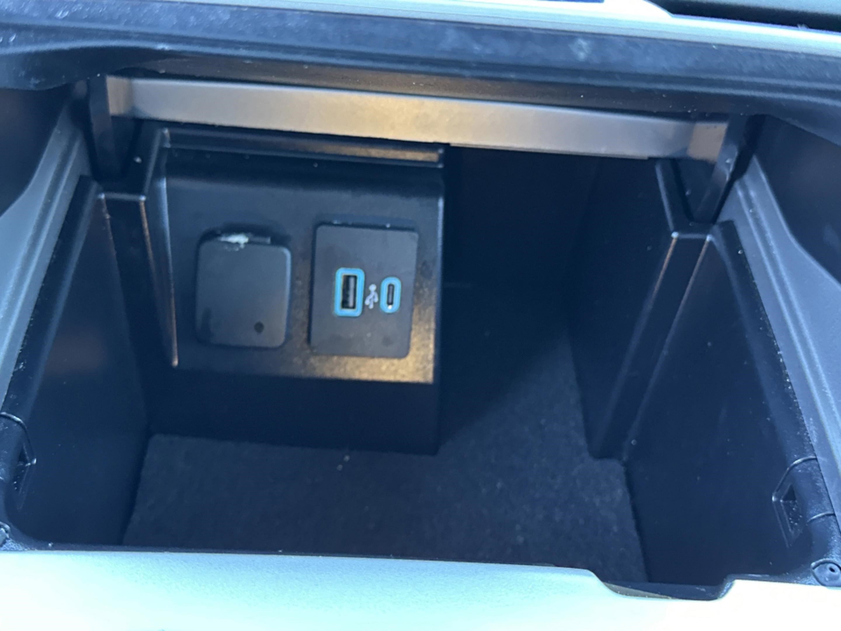 Used 2023 Ford Explorer XLT image 15