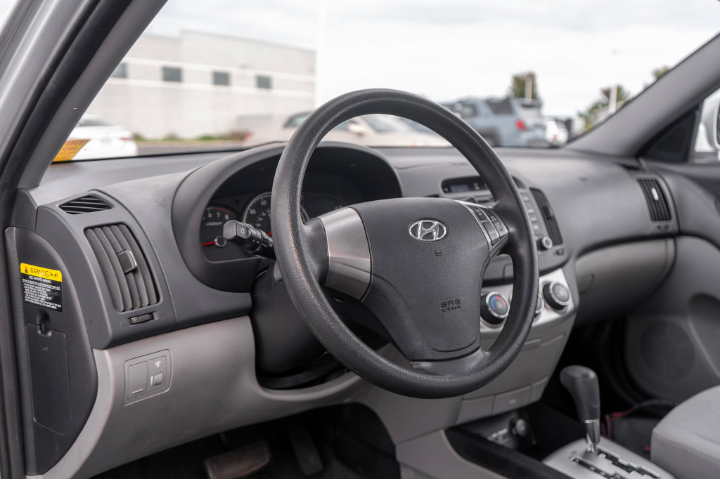 Used 2010 Hyundai Elantra GLS FWD image 19