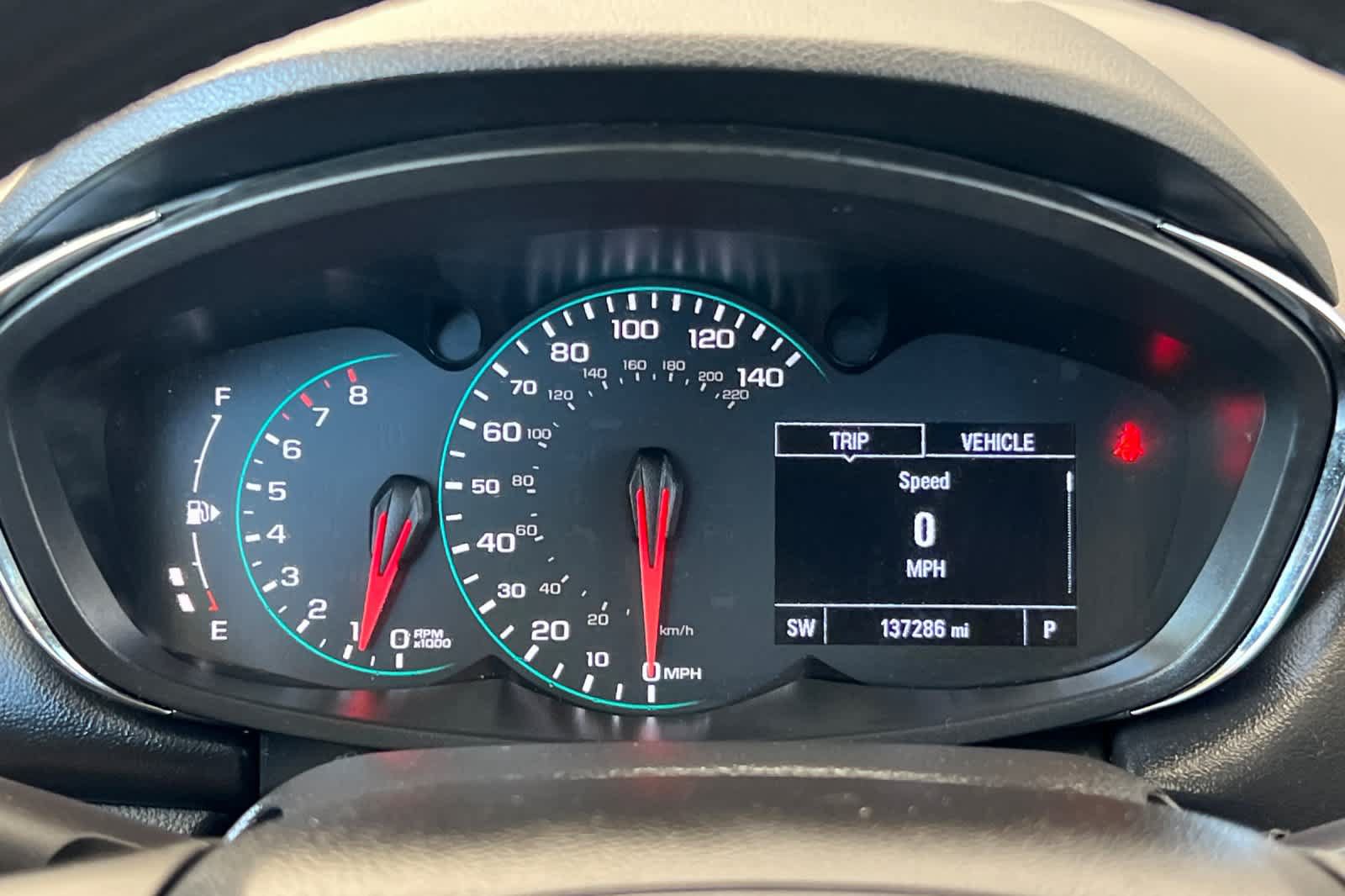 Used 2022 Chevrolet Trax LT w/ LT Convenience Package FWD image 27