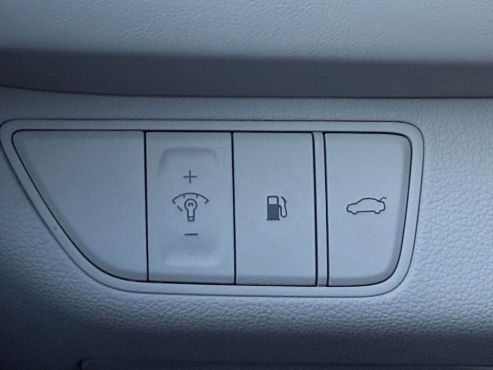 Used 2025 Genesis G70 2.5T image 34