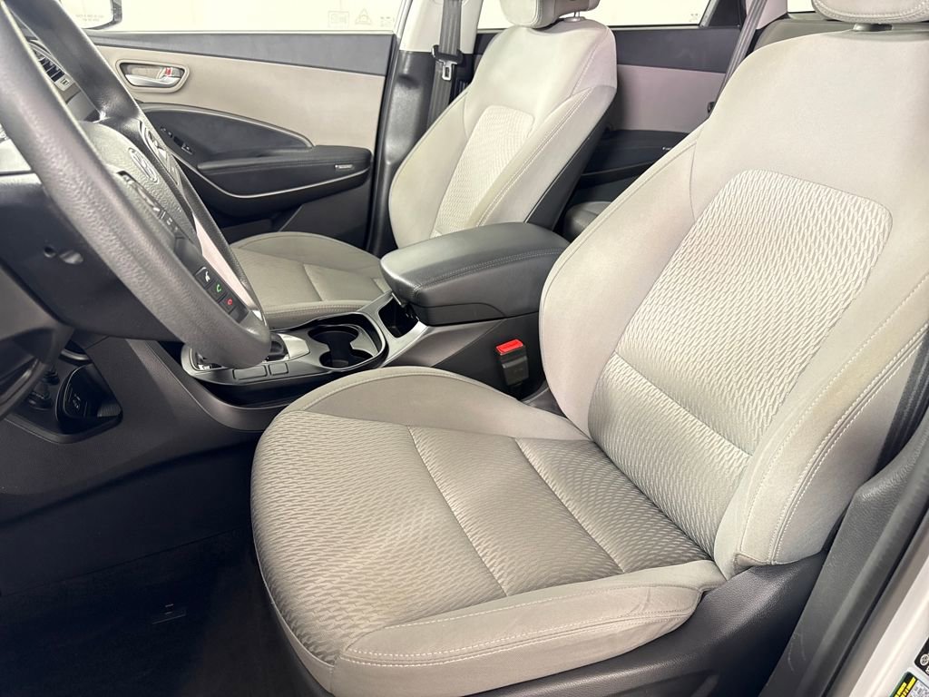 Used 2019 Hyundai Santa Fe XL SE image 11