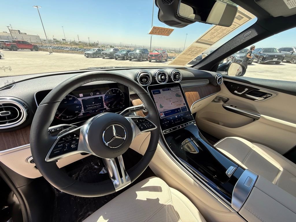 Used 2025 Mercedes-Benz GLC 300 image 7