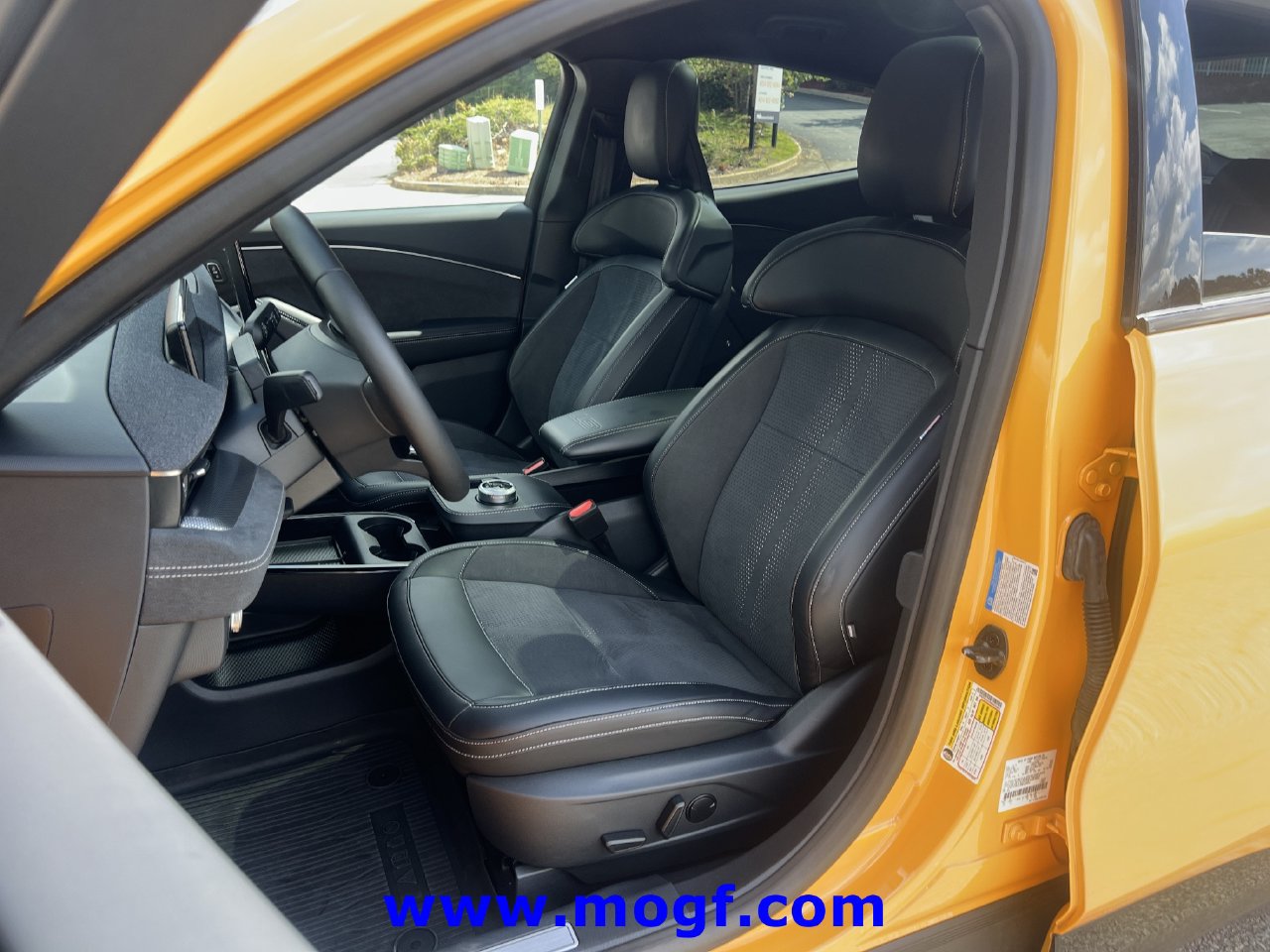 Used 2022 Ford Mustang Mach-E GT w/ GT Performance Edition AWD/4WD image 18