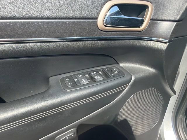 Used 2015 Jeep Grand Cherokee Limited AWD/4WD image 17