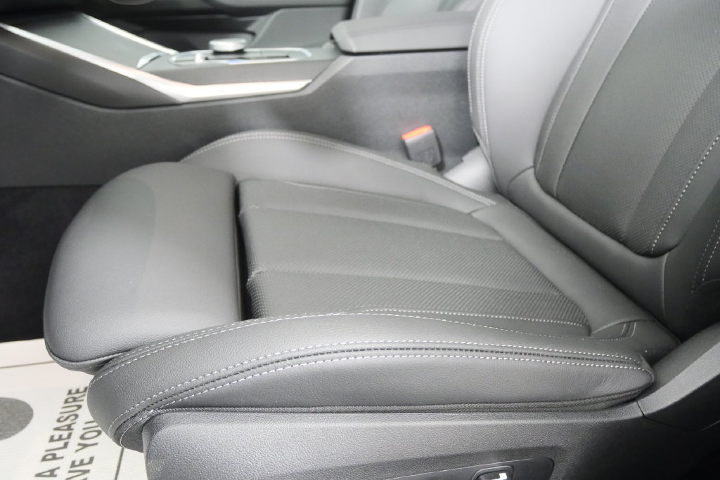 Certified 2026 BMW i4 eDrive40 w/ Premium Package RWD image 10