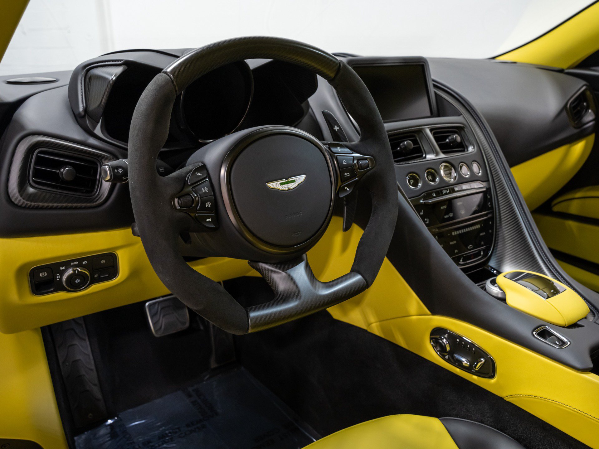 Used 2023 Aston Martin DBS Coupe RWD image 52