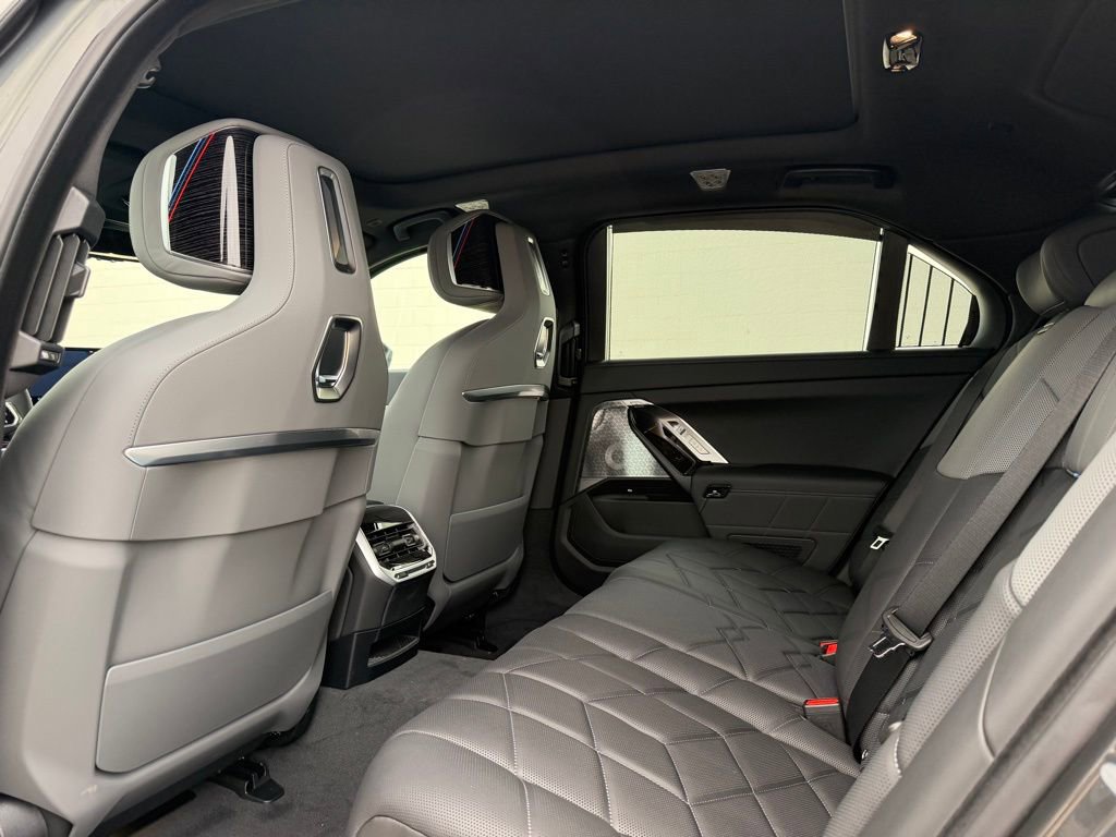 New 2026 BMW 760i xDrive w/ Executive Package AWD/4WD image 40