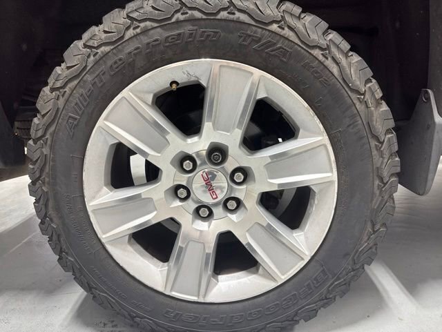 Used 2015 GMC Sierra 1500 SLE w/ SLE Value Package AWD/4WD image 6