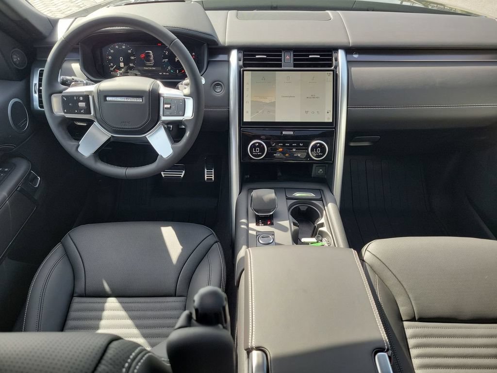 New 2025 Land Rover Discovery Metropolitan Edition AWD/4WD image 18