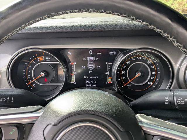 Certified 2022 Jeep Wrangler Unlimited Sahara w/ Cold Weather Group image 15