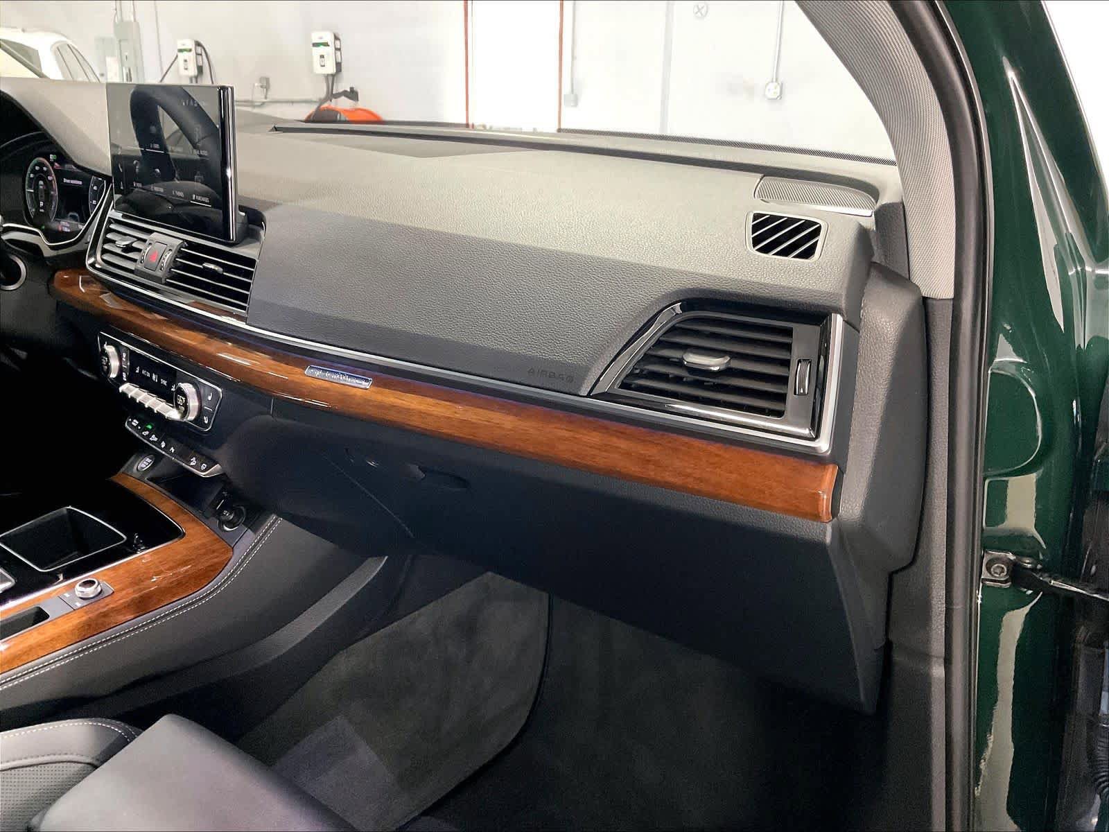 Certified 2023 Audi Q5 e Prestige w/ Prestige Package AWD/4WD image 16
