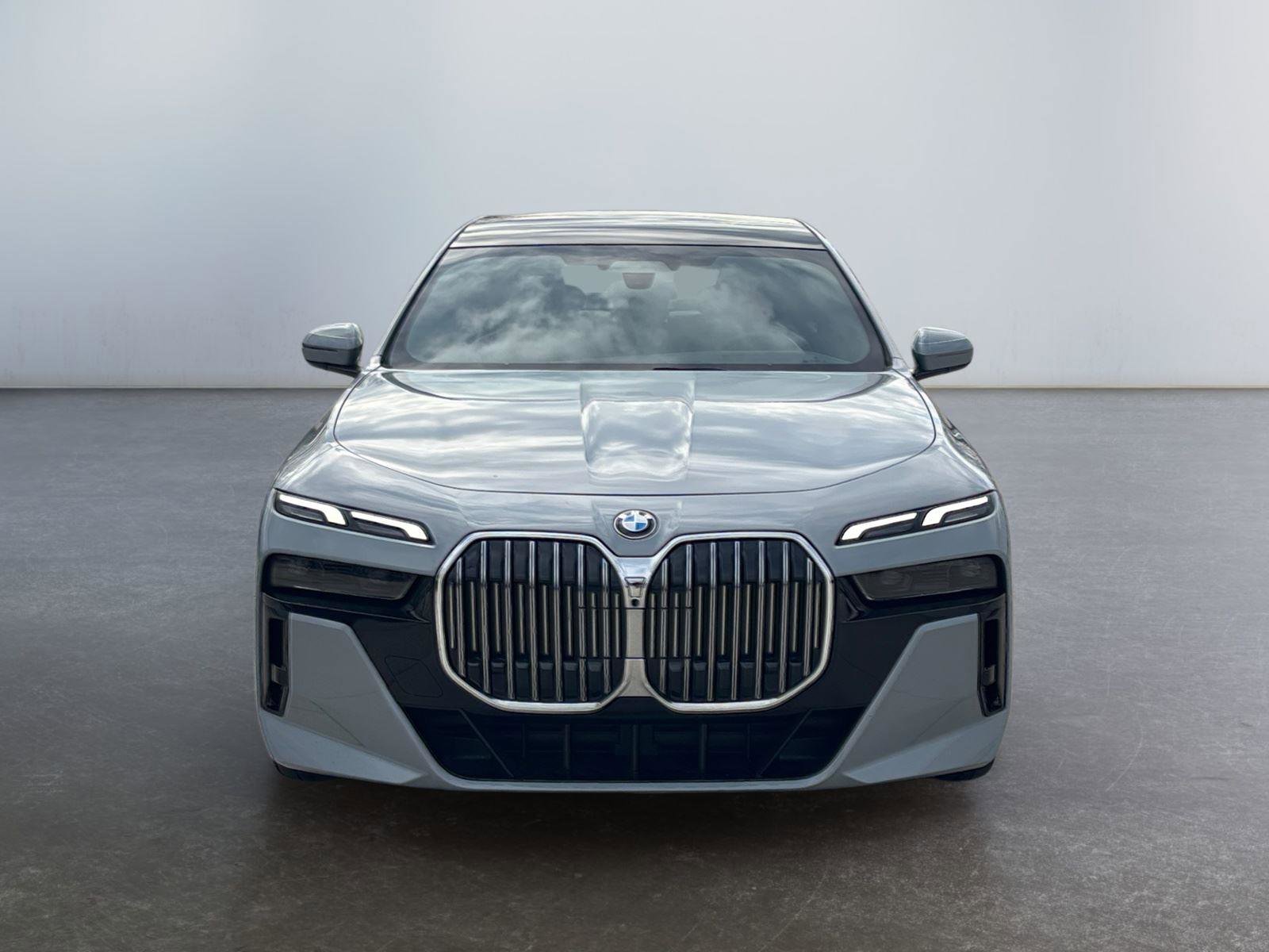 Certified 2023 BMW 760i xDrive image 8