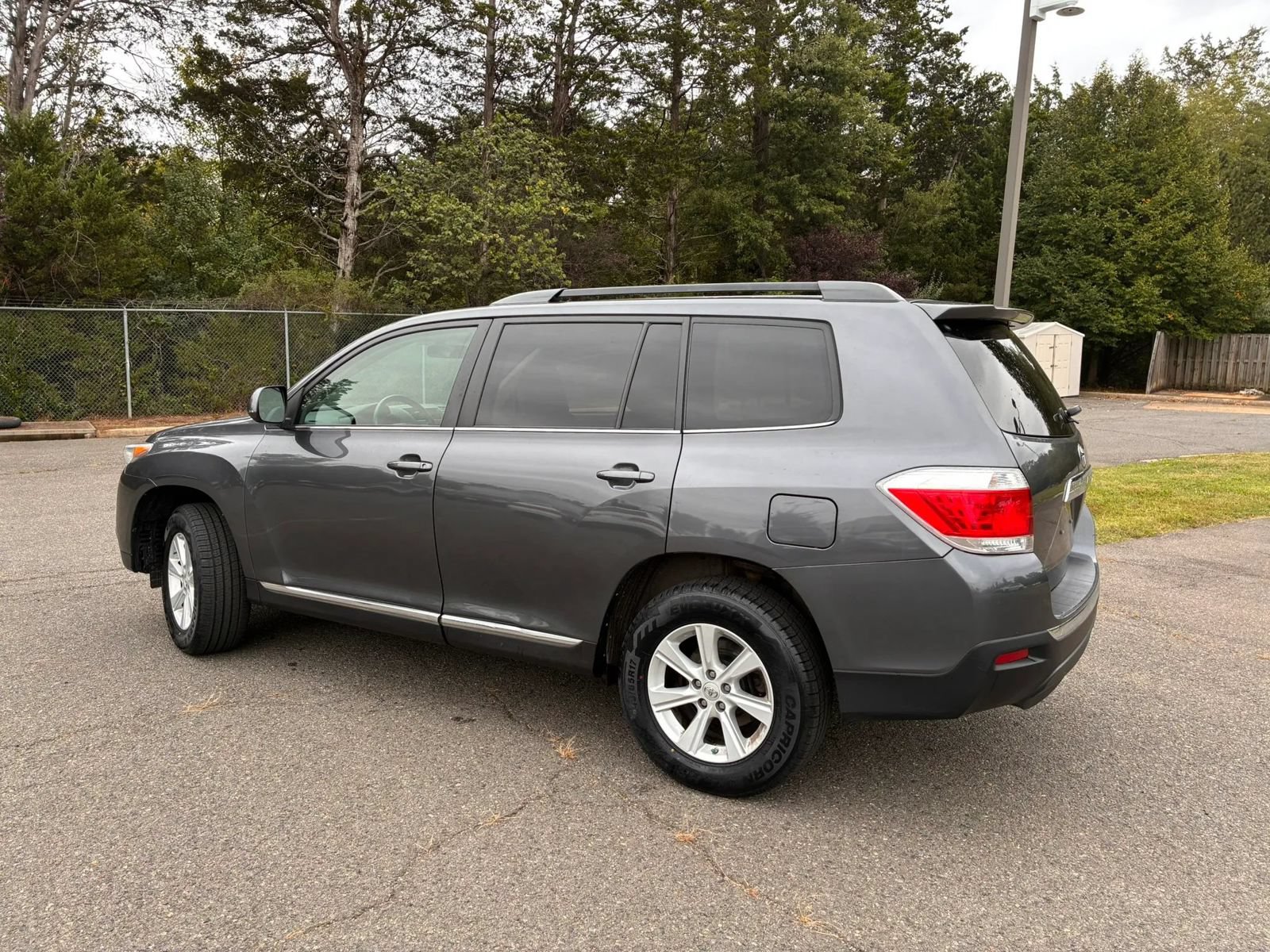 Used 2011 Toyota Highlander 4WD w/ Tech Pkg image 7
