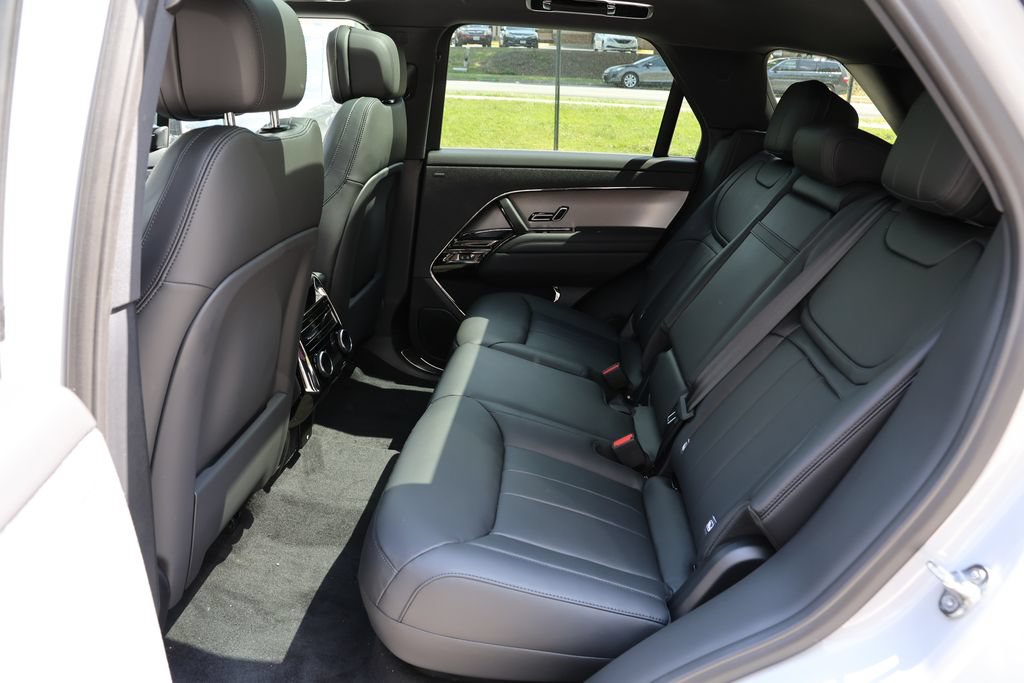 New 2026 Land Rover Range Rover Sport Dynamic SE AWD/4WD image 12