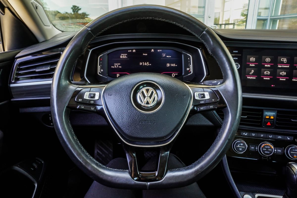 Used 2020 Volkswagen Jetta SEL FWD image 28