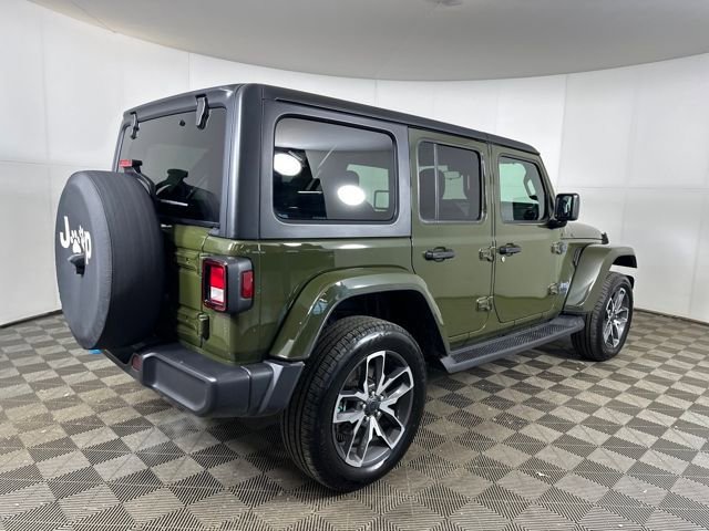 Used 2024 Jeep Wrangler Unlimited w/ Convenience Group AWD/4WD image 3