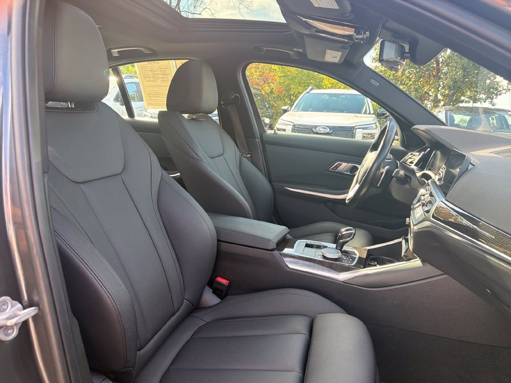 Used 2021 BMW 330i xDrive Sedan AWD/4WD image 31