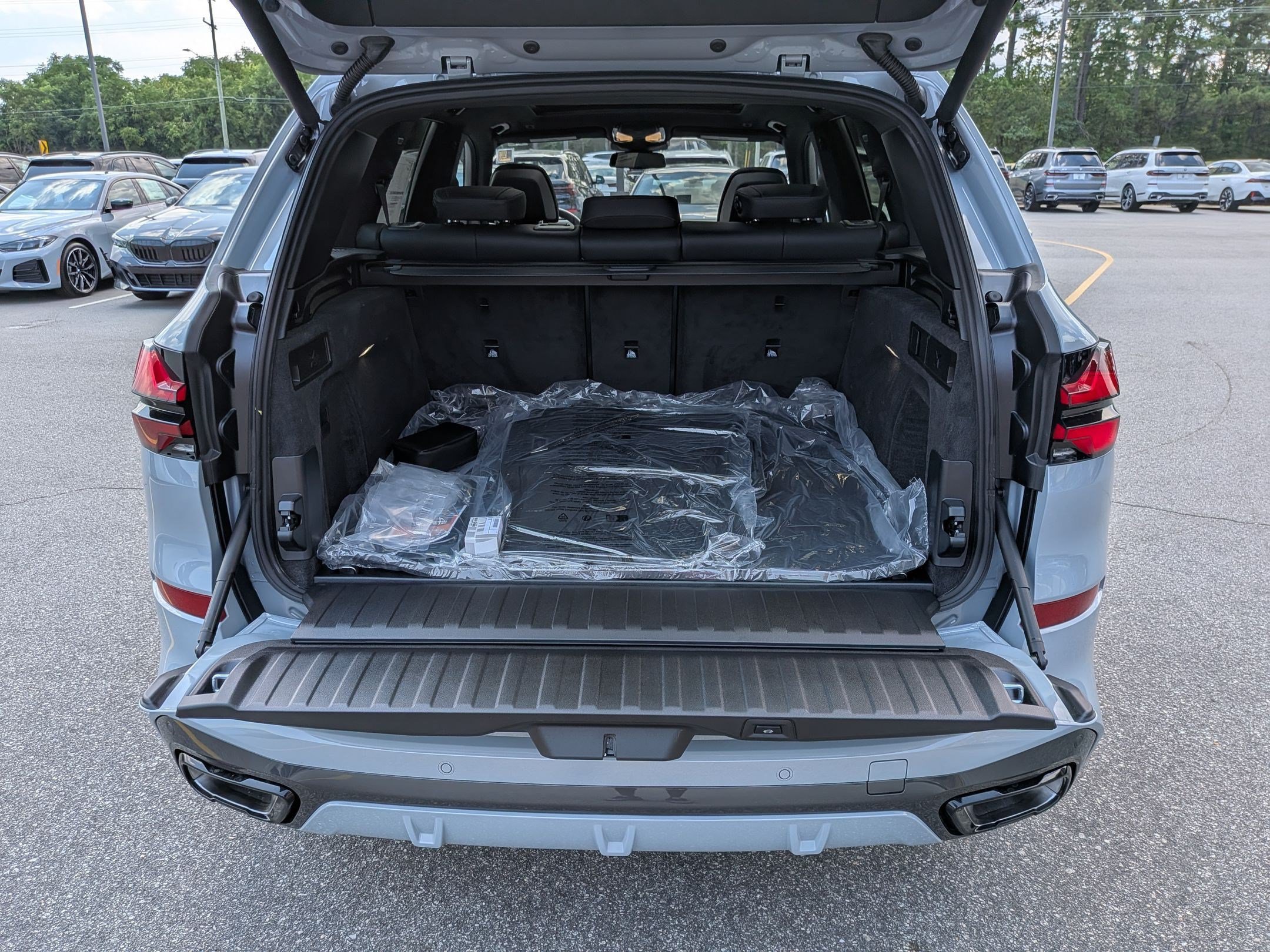 New 2026 BMW X5 xDrive40i w/ M Sport Package AWD/4WD image 33