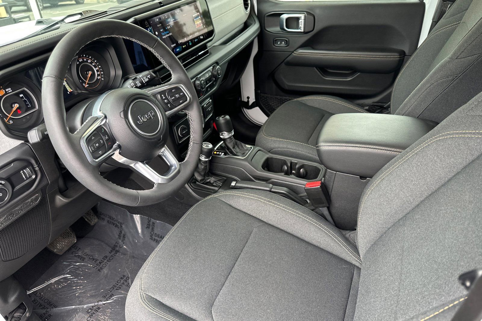 Used 2025 Jeep Wrangler Sahara image 10