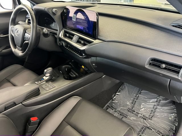 Used 2025 Lexus UX 300h FWD w/ Accessory Package (Z2) image 39