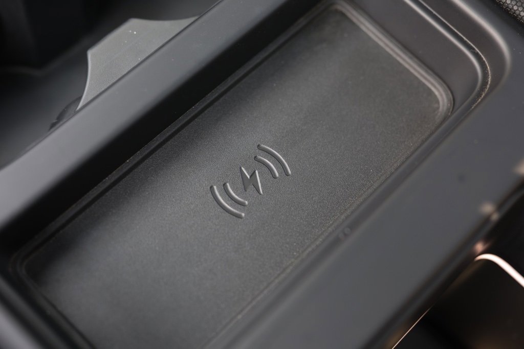 Used 2024 Land Rover Defender 130 V8 image 39