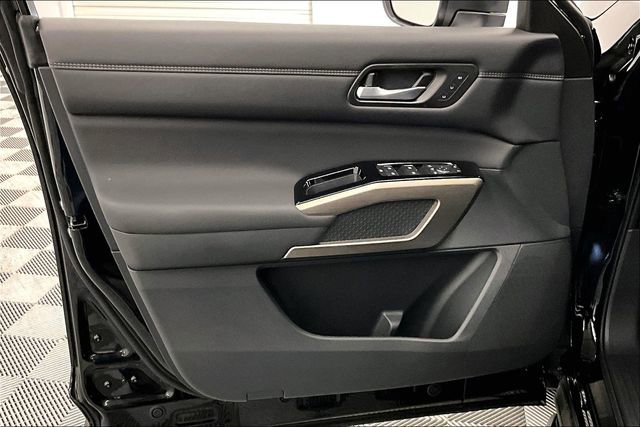 New 2025 Nissan Pathfinder Platinum w/ Lighting Package (N93) image 32