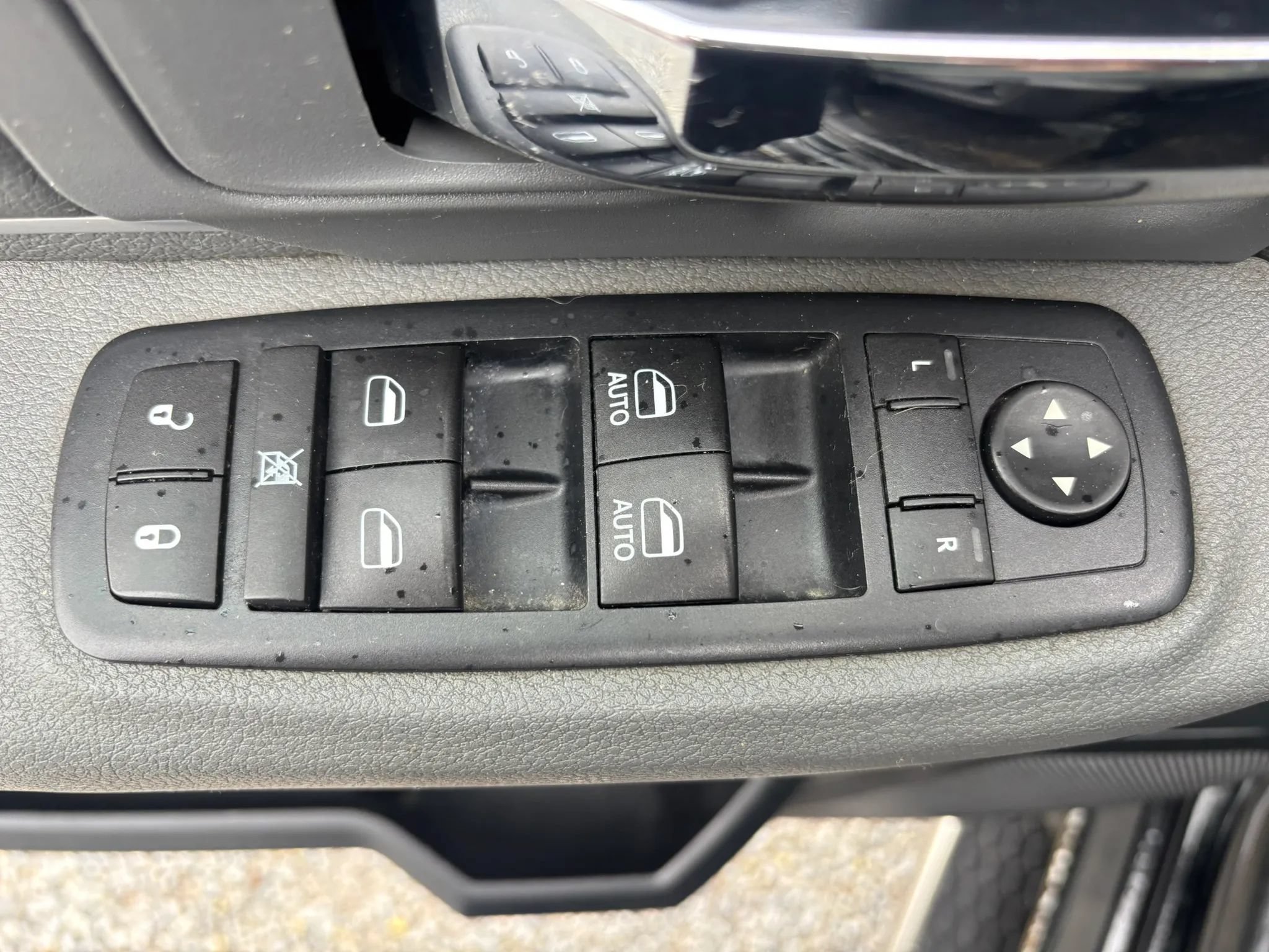 Used 2016 RAM 1500 Classic SLT AWD/4WD image 20