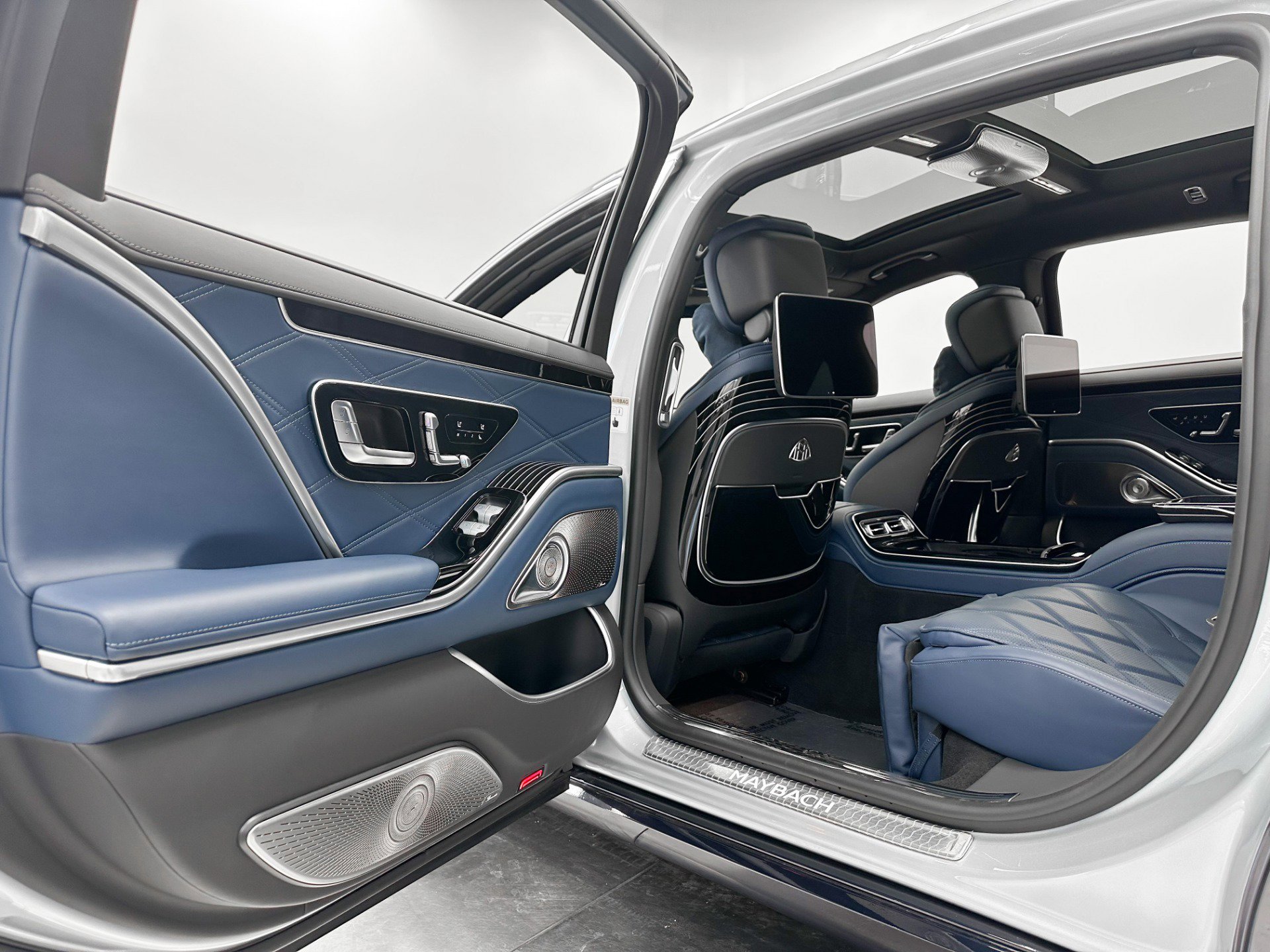 Used 2024 Mercedes-Benz Maybach S 680 4MATIC image 29