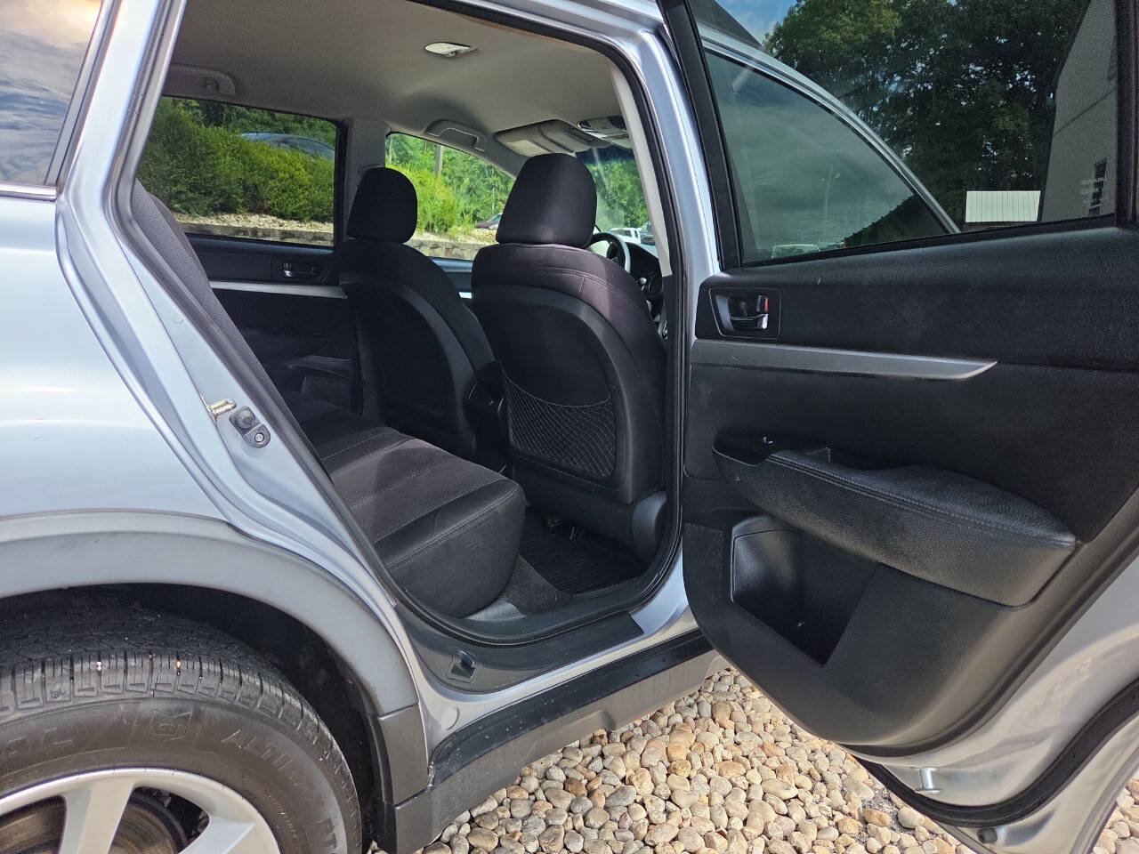 Used 2014 Subaru Outback 2.5i Premium AWD/4WD image 23