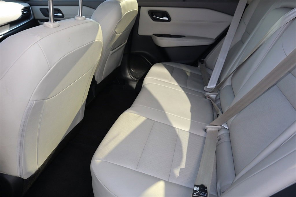 Used 2024 Nissan Rogue SV w/ SV Premium Package image 20