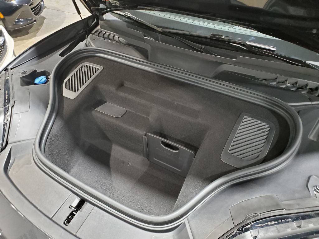 Used 2025 Porsche Macan 4S Electric AWD/4WD image 49