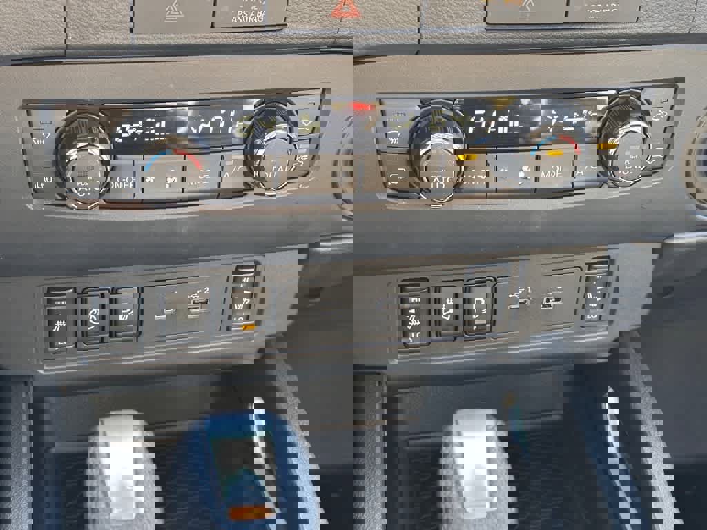 Used 2023 Nissan Frontier SV w/ SV Convenience Package image 23