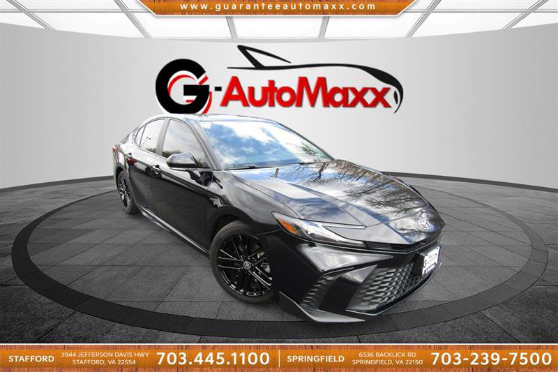 Used 2025 Toyota Camry SE image 3