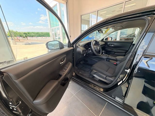 Used 2025 Honda HR-V LX image 22